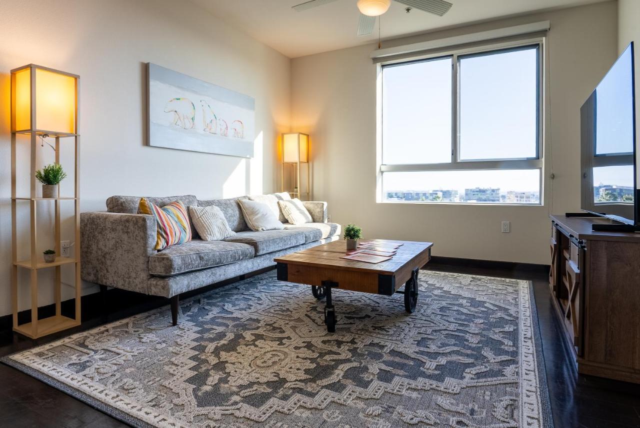 Luxury West Hollywood Apartment *